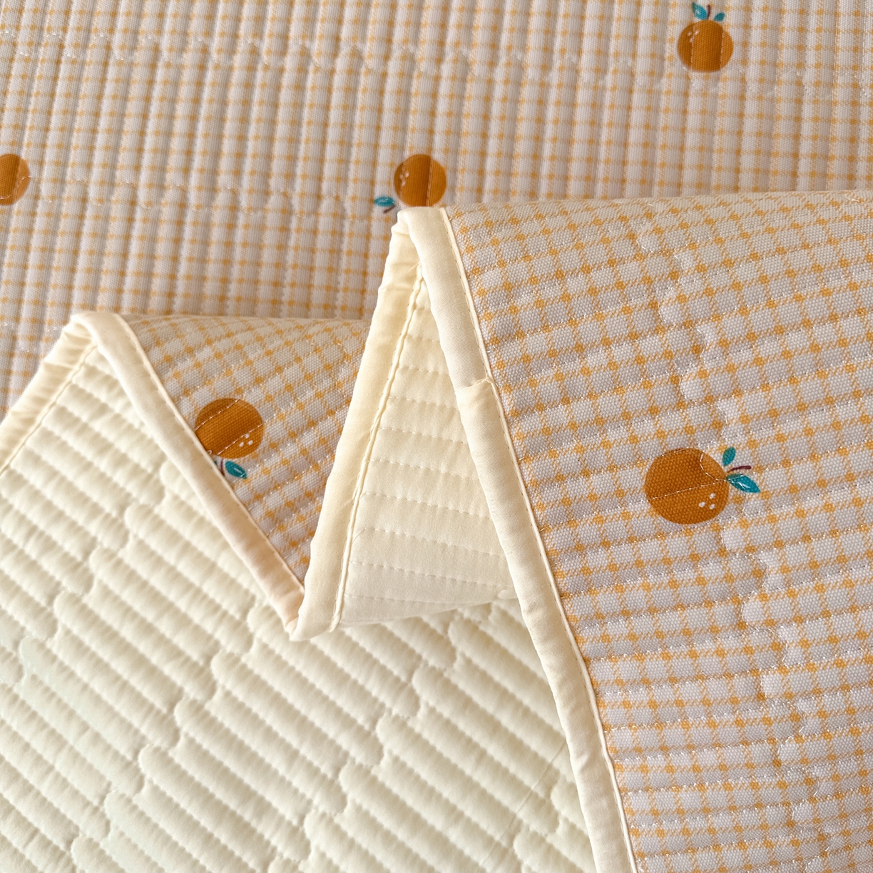 91家纺网 家纺一手货源 找家纺 寐居家纺 2025新款A类数码印花老粗布夹棉床盖 橘里橘气