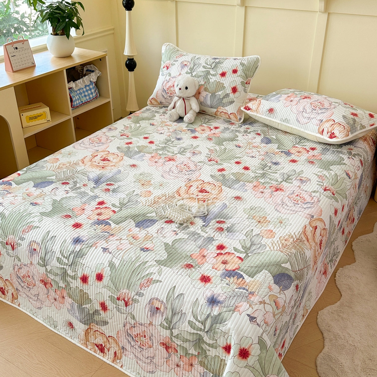 91家纺网 家纺一手货源 找家纺 寐居家纺 2025新款A类数码印花老粗布夹棉床盖 蔓野花语