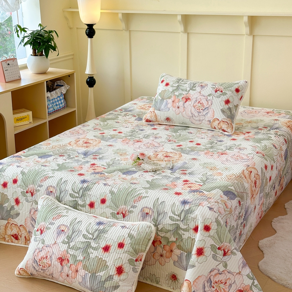 91家纺网 家纺一手货源 找家纺 寐居家纺 2025新款A类数码印花老粗布夹棉床盖 蔓野花语