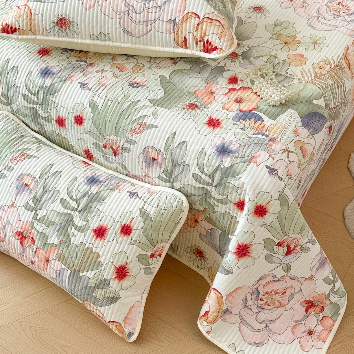 91家纺网 家纺一手货源 找家纺 寐居家纺 2025新款A类数码印花老粗布夹棉床盖 蔓野花语