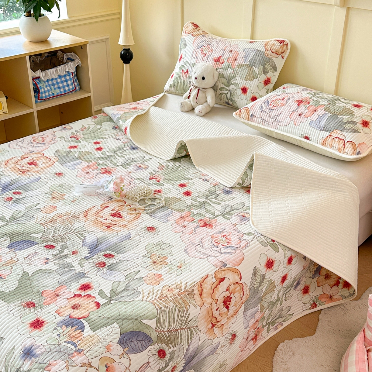 91家纺网 家纺一手货源 找家纺 寐居家纺 2025新款A类数码印花老粗布夹棉床盖 蔓野花语