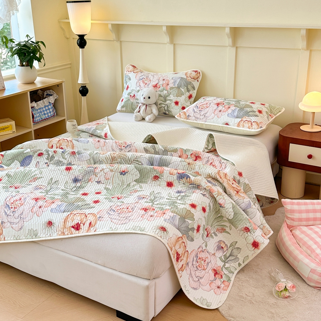 91家纺网 家纺一手货源 找家纺 寐居家纺 2025新款A类数码印花老粗布夹棉床盖 蔓野花语