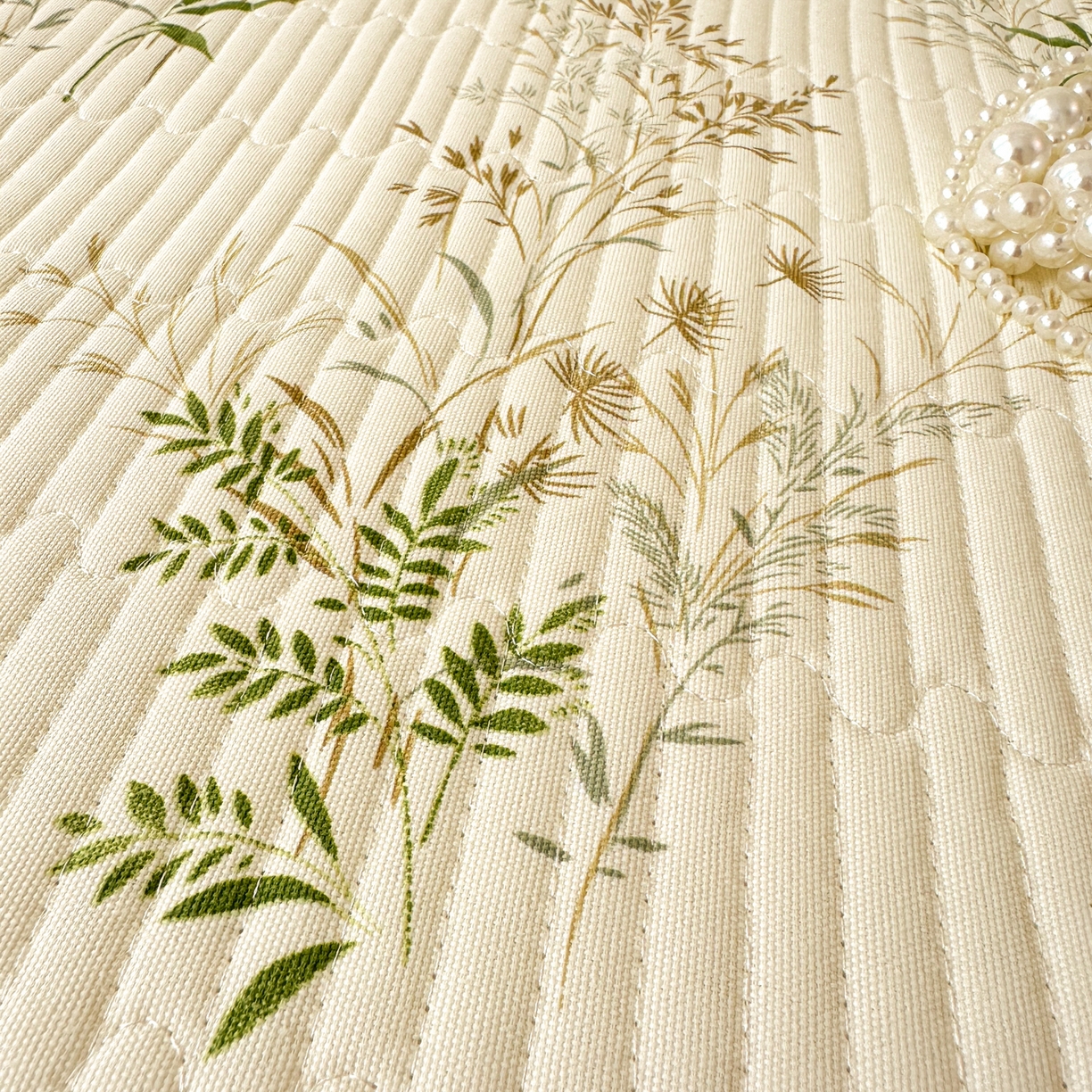 91家纺网 家纺一手货源 找家纺 寐居家纺 2025新款A类数码印花老粗布夹棉床盖 蔷薇漫枝