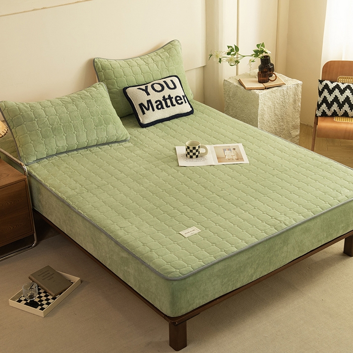 91家纺网 家纺一手货源 找家纺 眠博士 2025新款纯色简约牛奶绒夹棉床褥床笠系列-大床 牛奶绒夹棉床笠-苹果绿