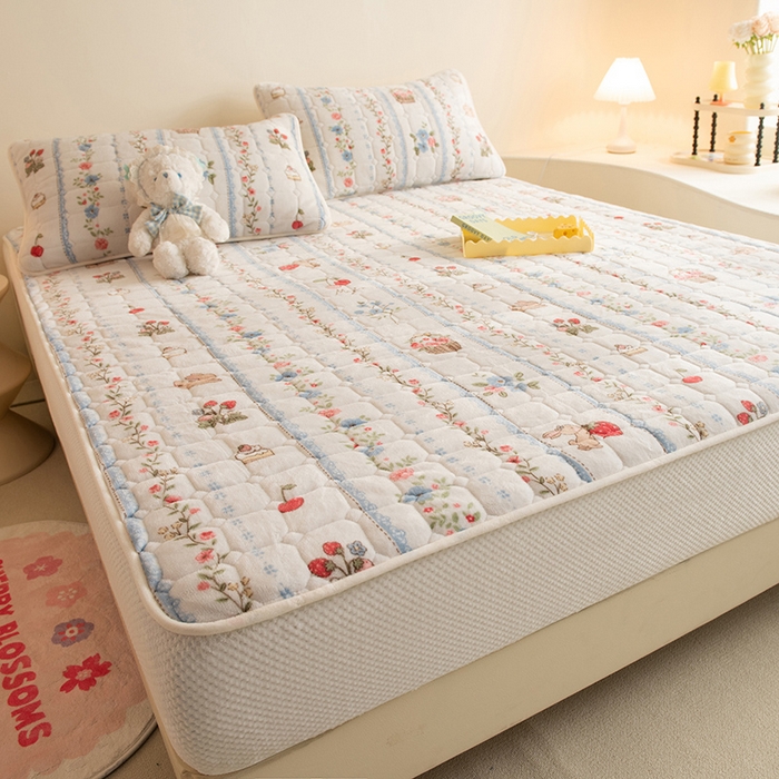 91家纺网 家纺一手货源 找家纺 眠博士 2025新款纯色简约牛奶绒夹棉床褥床笠系列-大床 牛奶绒夹棉床笠-恋恋画语