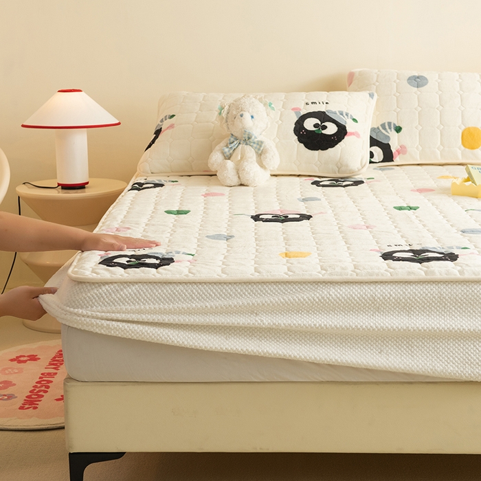 91家纺网 家纺一手货源 找家纺 眠博士 2025新款纯色简约牛奶绒夹棉床褥床笠系列-大床 牛奶绒夹棉床笠-莓烦恼