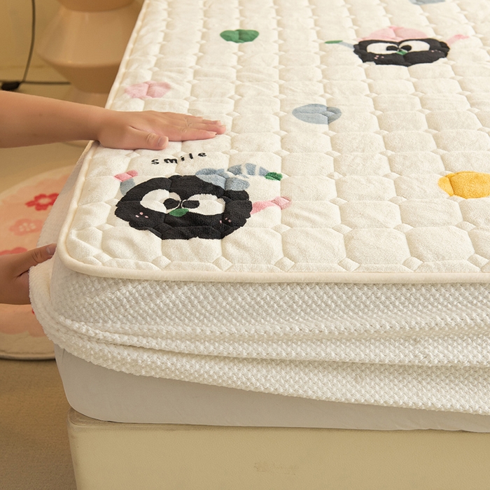 91家纺网 家纺一手货源 找家纺 眠博士 2025新款纯色简约牛奶绒夹棉床褥床笠系列-大床 牛奶绒夹棉床笠-莓烦恼