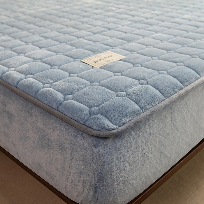 91家纺网 家纺一手货源 找家纺 眠博士 2025新款纯色简约牛奶绒夹棉床褥床笠系列-大床 牛奶绒夹棉床笠-雾霾蓝