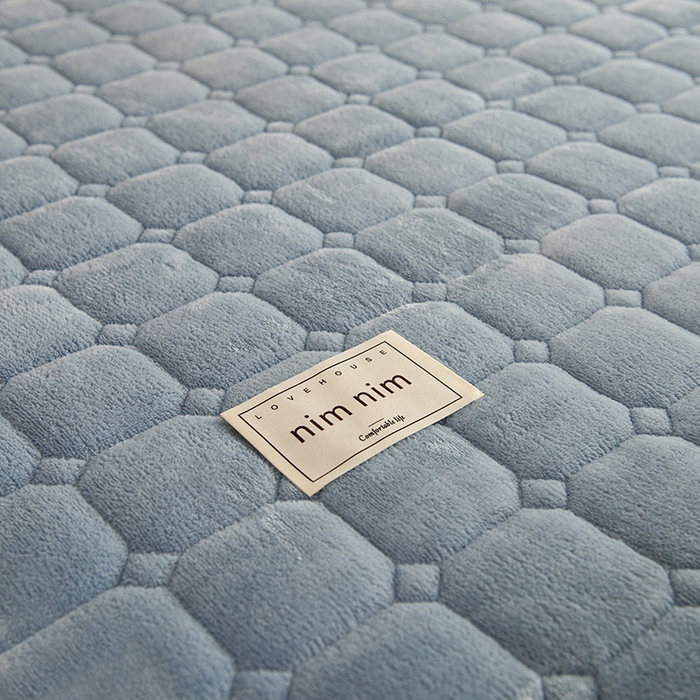 91家纺网 家纺一手货源 找家纺 眠博士 2025新款纯色简约牛奶绒夹棉床褥床笠系列-大床 牛奶绒夹棉床笠-雾霾蓝