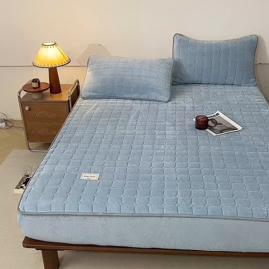 91家纺网 家纺一手货源 找家纺 眠博士 2025新款纯色简约牛奶绒夹棉床褥床笠系列-大床 牛奶绒夹棉床笠-雾霾蓝