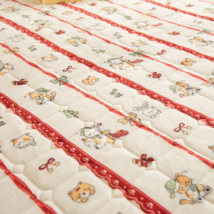 91家纺网 家纺一手货源 找家纺 眠博士 2025新款纯色简约牛奶绒夹棉床褥床笠系列-大床 牛奶绒夹棉床笠-幸福小猫