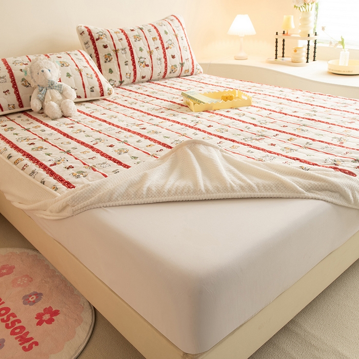 91家纺网 家纺一手货源 找家纺 眠博士 2025新款纯色简约牛奶绒夹棉床褥床笠系列-大床 牛奶绒夹棉床笠-幸福小猫