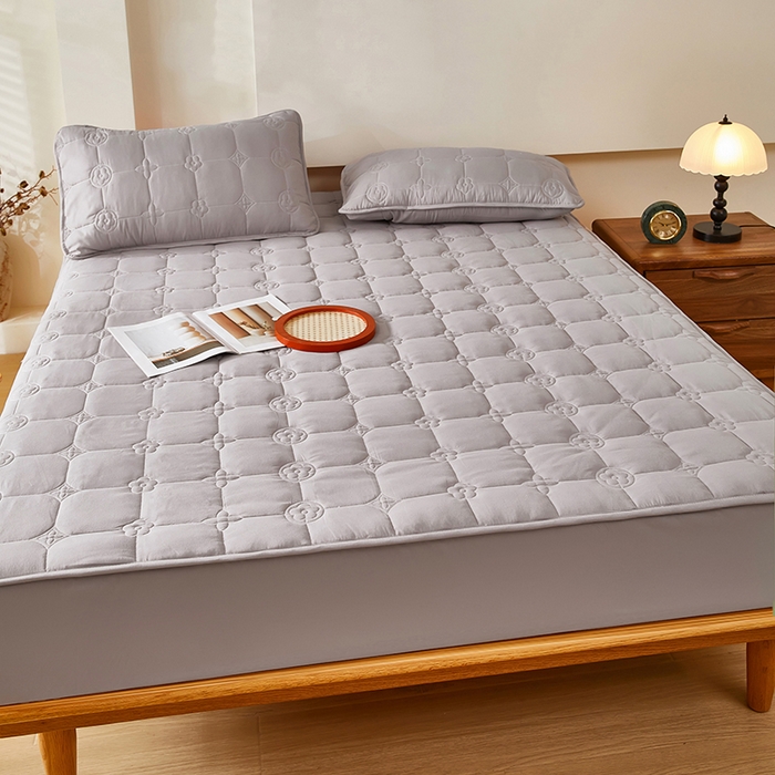 91家纺网 家纺一手货源 找家纺 瑞兴纺 2025年新款亲肤夹棉床笠 幸运格-高级灰