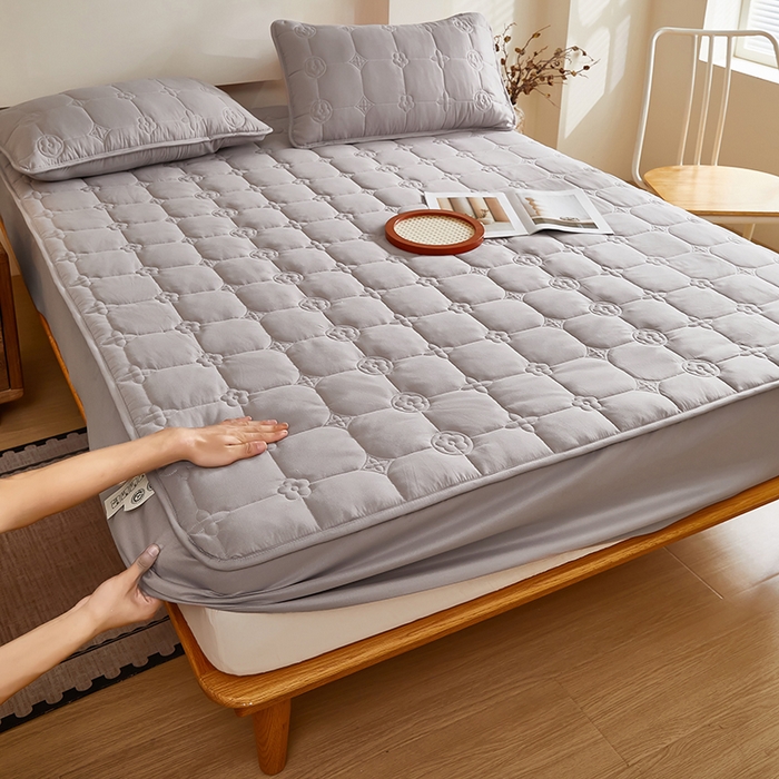 91家纺网 家纺一手货源 找家纺 瑞兴纺 2025年新款亲肤夹棉床笠 幸运格-高级灰