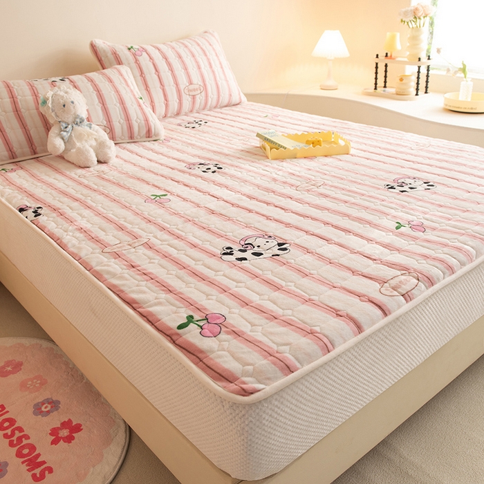 91家纺网 家纺一手货源 找家纺 眠博士 2025新款纯色简约牛奶绒夹棉床褥床笠系列-大床 牛奶绒夹棉床笠-音乐猫咪