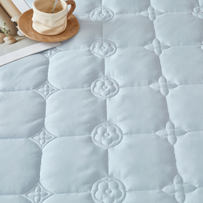 91家纺网 家纺一手货源 找家纺 瑞兴纺 2025年新款亲肤夹棉床笠 幸运格-海洋蓝