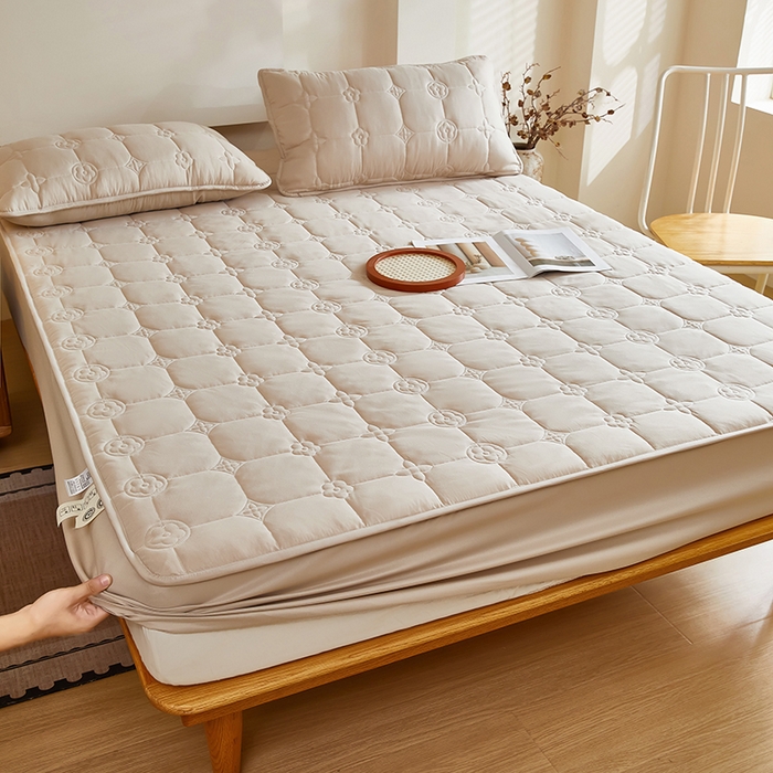 91家纺网 家纺一手货源 找家纺 瑞兴纺 2025年新款亲肤夹棉床笠 幸运格-卡其色