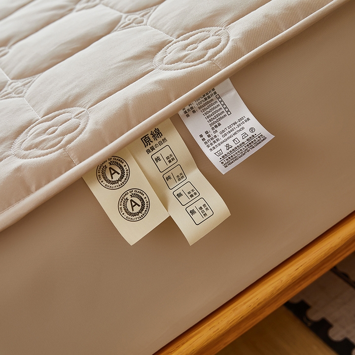 91家纺网 家纺一手货源 找家纺 瑞兴纺 2025年新款亲肤夹棉床笠 幸运格-卡其色