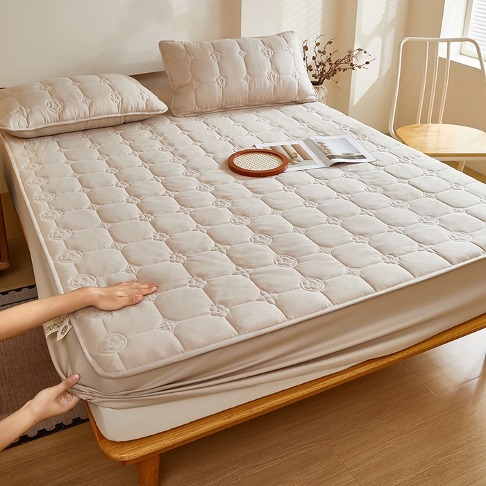 91家纺网 家纺一手货源 找家纺 瑞兴纺 2025年新款亲肤夹棉床笠 幸运格-卡其色