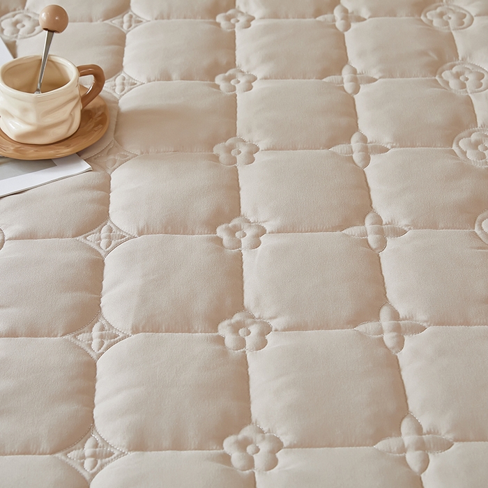 91家纺网 家纺一手货源 找家纺 瑞兴纺 2025年新款亲肤夹棉床笠 幸运格-卡其色