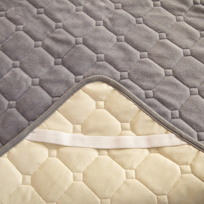 91家纺网 家纺一手货源 找家纺 眠博士 2025新款纯色简约牛奶绒夹棉床褥床笠系列-大床 牛奶绒夹棉床褥-浅灰