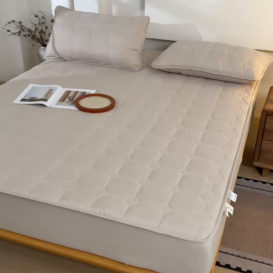 91家纺网 家纺一手货源 找家纺 瑞兴纺 2025年新款亲肤夹棉床笠 幸运格-卡其色