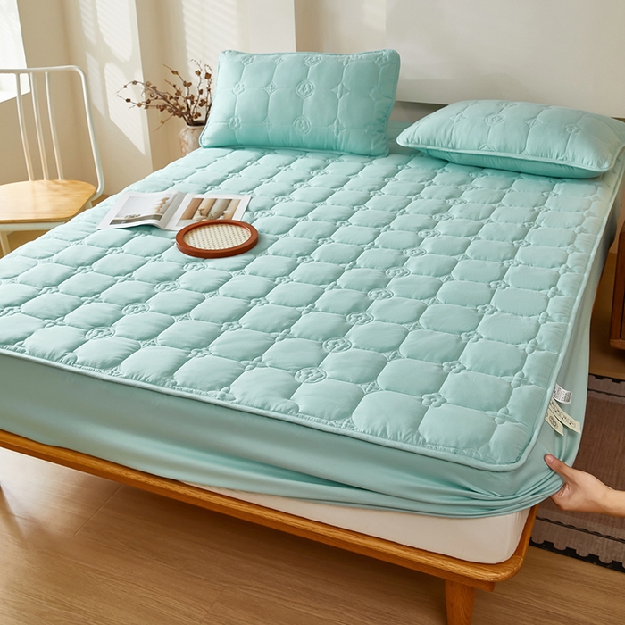 91家纺网 家纺一手货源 找家纺 瑞兴纺 2025年新款亲肤夹棉床笠 幸运格-梦兰