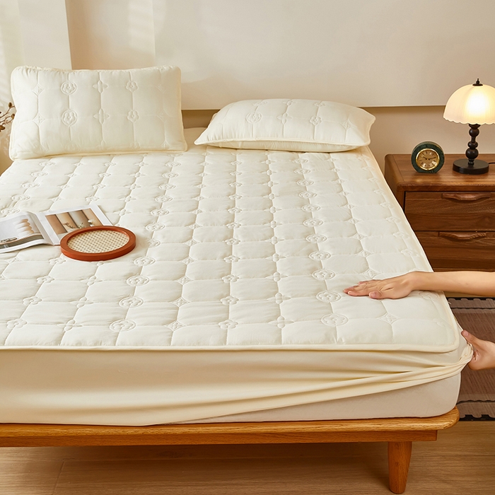 91家纺网 家纺一手货源 找家纺 瑞兴纺 2025年新款亲肤夹棉床笠 幸运格-米白