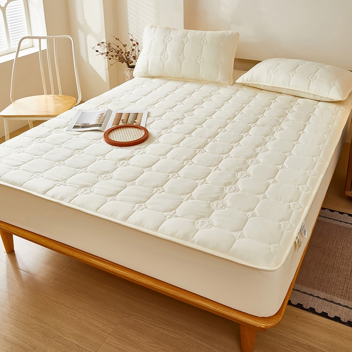 91家纺网 家纺一手货源 找家纺 瑞兴纺 2025年新款亲肤夹棉床笠 幸运格-米白