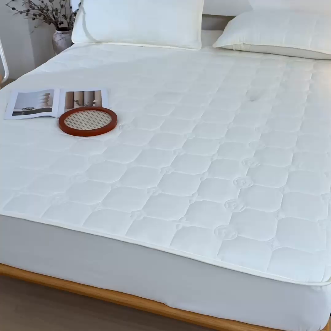 91家纺网 家纺一手货源 找家纺 瑞兴纺 2025年新款亲肤夹棉床笠 幸运格-米白