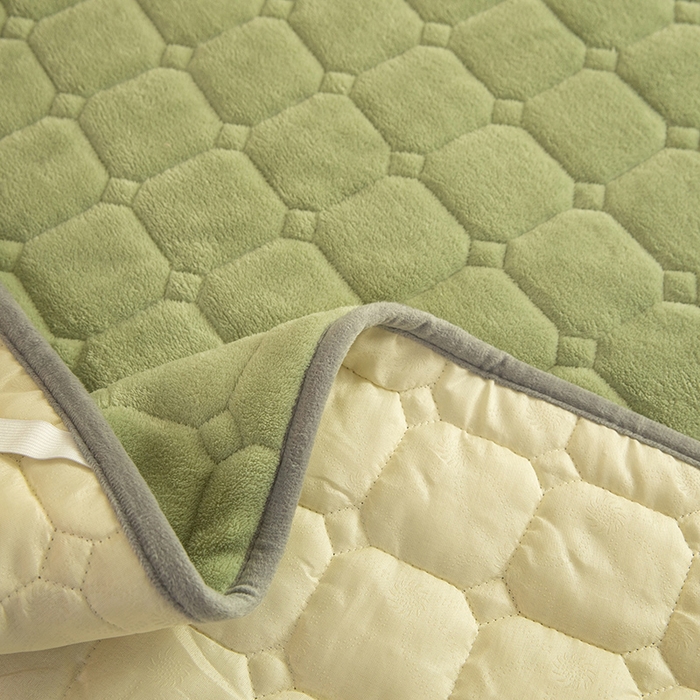 91家纺网 家纺一手货源 找家纺 眠博士 2025新款纯色简约牛奶绒夹棉床褥床笠系列-大床 牛奶绒夹棉床褥-苹果绿