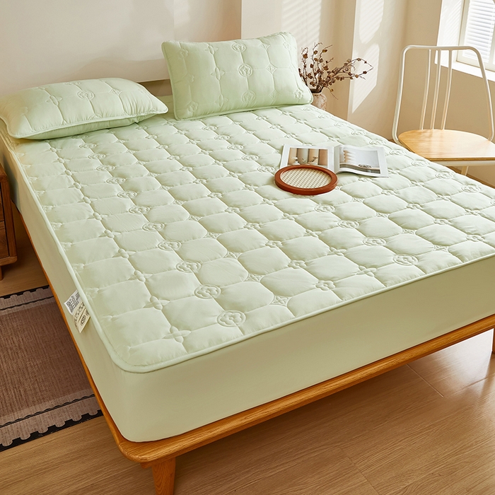 91家纺网 家纺一手货源 找家纺 瑞兴纺 2025年新款亲肤夹棉床笠 幸运格-抹茶绿