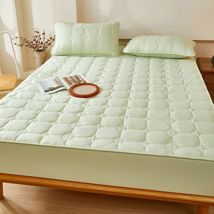 91家纺网 家纺一手货源 找家纺 瑞兴纺 2025年新款亲肤夹棉床笠 幸运格-抹茶绿