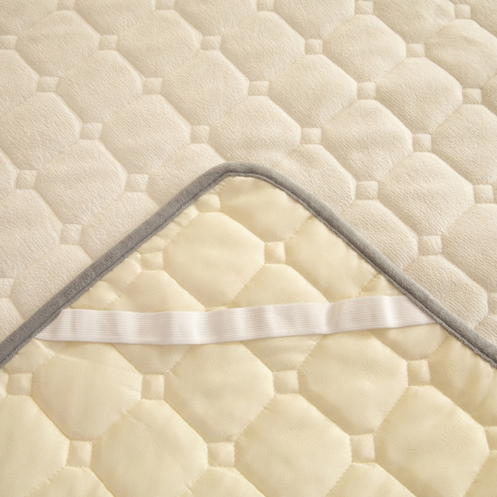 91家纺网 家纺一手货源 找家纺 眠博士 2025新款纯色简约牛奶绒夹棉床褥床笠系列-大床 牛奶绒夹棉床褥-奶白