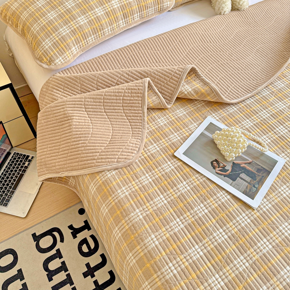 91家纺网 家纺一手货源 找家纺 宜派家纺 2025新款无印风全棉色织水洗棉加厚婴儿绒床盖单件格纹简约夹棉炕盖床盖三件套 香槟咖