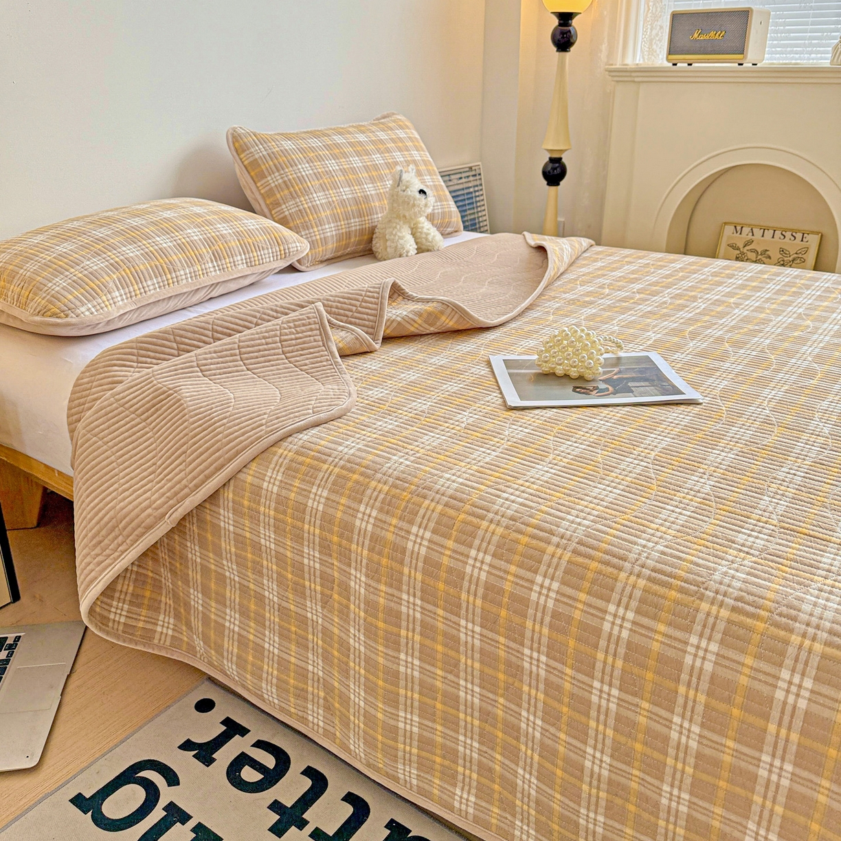 91家纺网 家纺一手货源 找家纺 宜派家纺 2025新款无印风全棉色织水洗棉加厚婴儿绒床盖单件格纹简约夹棉炕盖床盖三件套 香槟咖