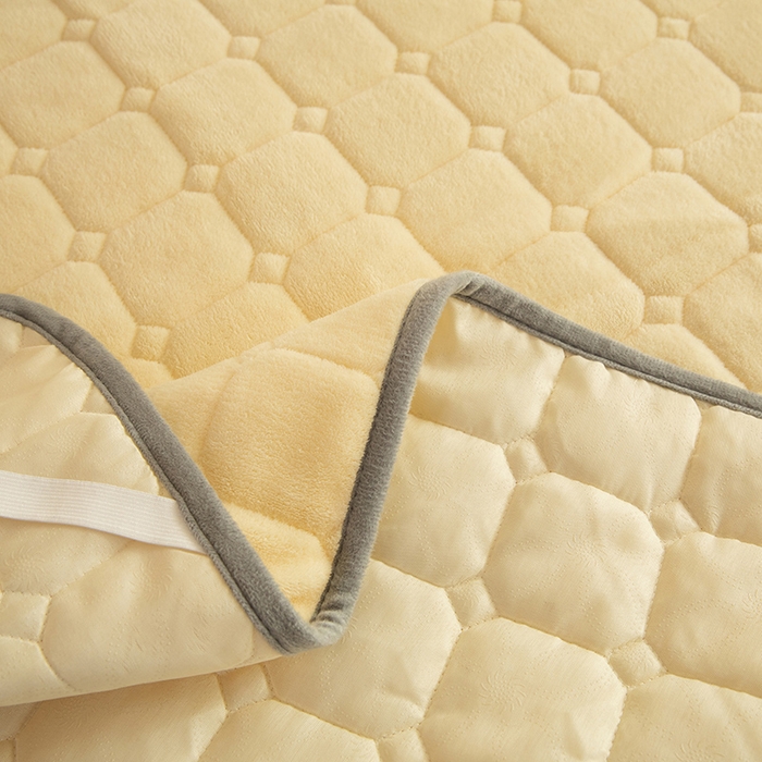 91家纺网 家纺一手货源 找家纺 眠博士 2025新款纯色简约牛奶绒夹棉床褥床笠系列-大床 牛奶绒夹棉床褥-鹅黄