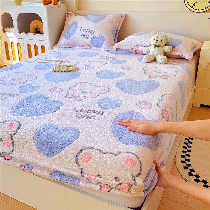 91家纺网 家纺一手货源 找家纺 梦尚舒 2025新款180克雪花绒床笠单品床笠床笠单件 蓝色小熊