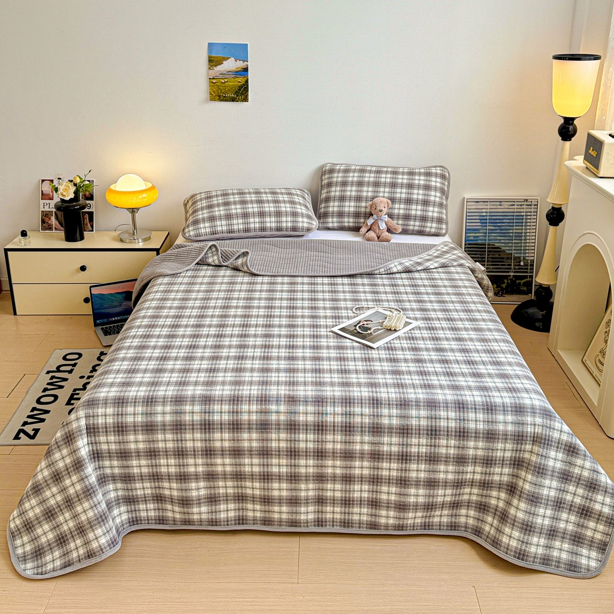 91家纺网 家纺一手货源 找家纺 宜派家纺 2025新款无印风全棉色织水洗棉加厚婴儿绒床盖单件格纹简约夹棉炕盖床盖三件套 休闲灰