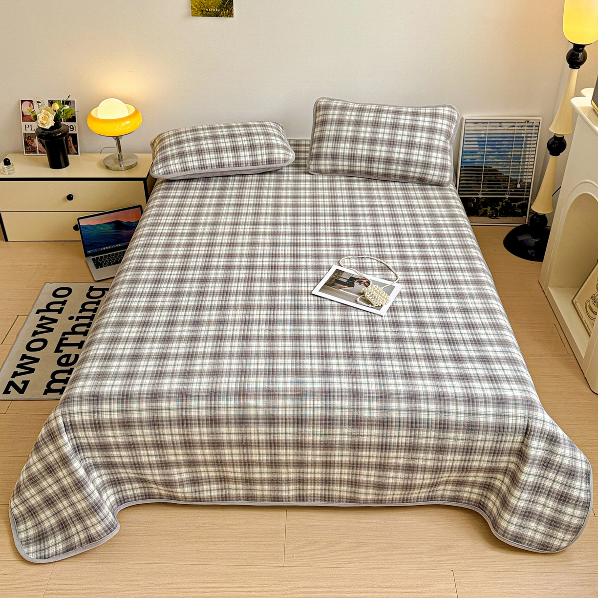 91家纺网 家纺一手货源 找家纺 宜派家纺 2025新款无印风全棉色织水洗棉加厚婴儿绒床盖单件格纹简约夹棉炕盖床盖三件套 休闲灰