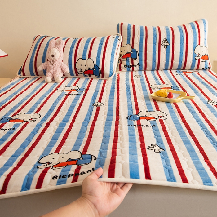 91家纺网 家纺一手货源 找家纺 眠博士 2025新款纯色简约牛奶绒夹棉床褥床笠系列-大床 牛奶绒夹棉床褥-快乐小象