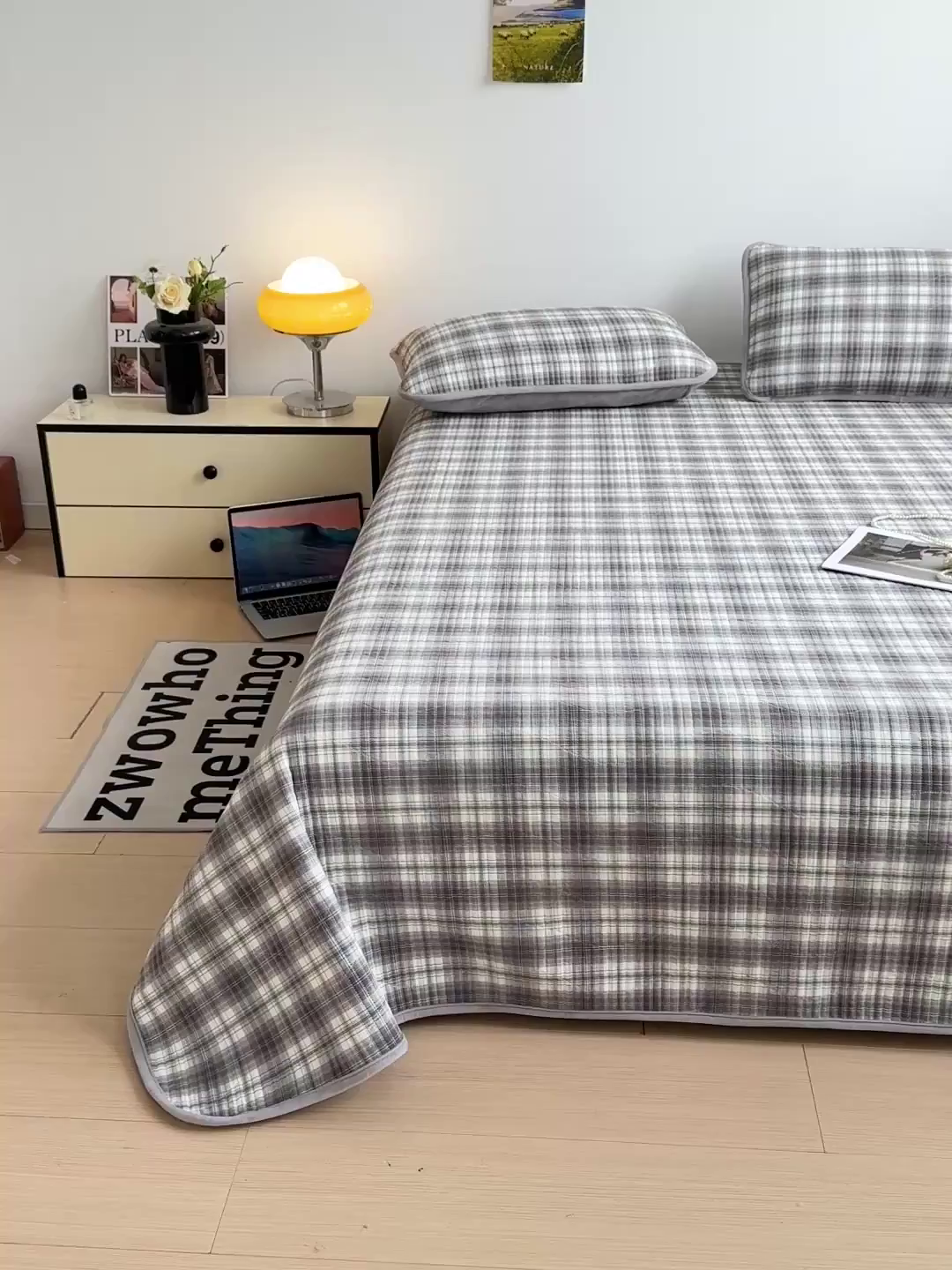 91家纺网 家纺一手货源 找家纺 宜派家纺 2025新款无印风全棉色织水洗棉加厚婴儿绒床盖单件格纹简约夹棉炕盖床盖三件套 休闲灰