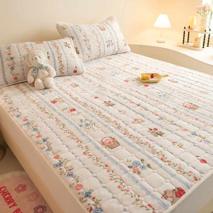 91家纺网 家纺一手货源 找家纺 眠博士 2025新款纯色简约牛奶绒夹棉床褥床笠系列-大床 牛奶绒夹棉床褥-恋恋画语