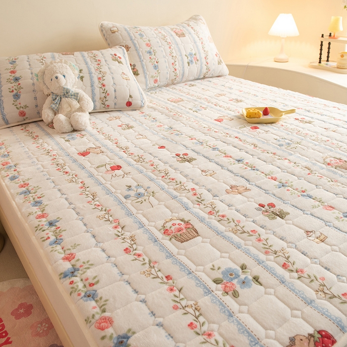 91家纺网 家纺一手货源 找家纺 眠博士 2025新款纯色简约牛奶绒夹棉床褥床笠系列-大床 牛奶绒夹棉床褥-恋恋画语