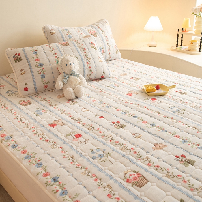 91家纺网 家纺一手货源 找家纺 眠博士 2025新款纯色简约牛奶绒夹棉床褥床笠系列-大床 牛奶绒夹棉床褥-恋恋画语