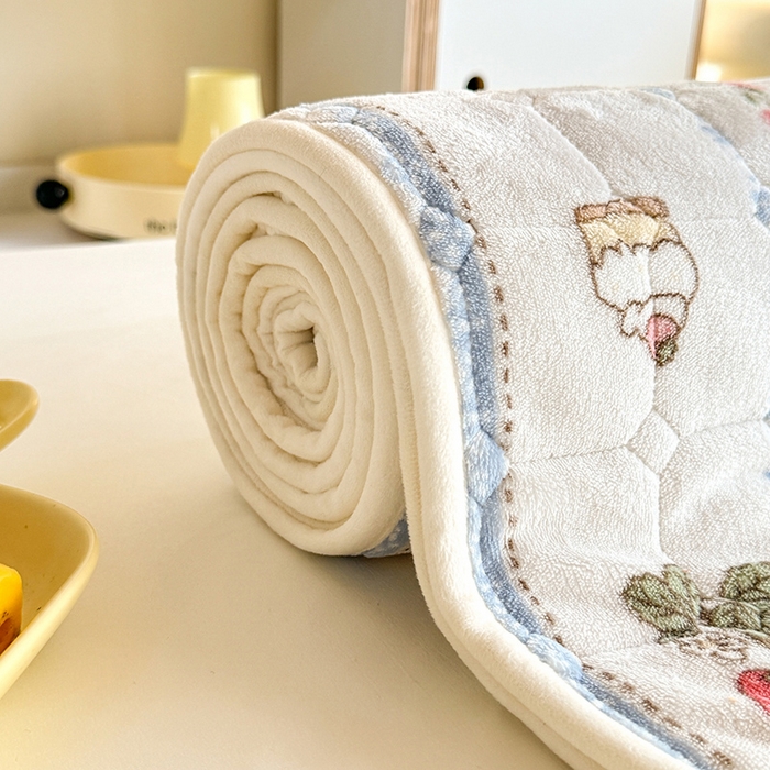 91家纺网 家纺一手货源 找家纺 眠博士 2025新款纯色简约牛奶绒夹棉床褥床笠系列-大床 牛奶绒夹棉床褥-恋恋画语