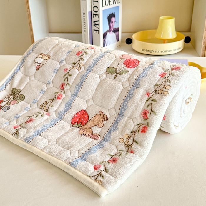 91家纺网 家纺一手货源 找家纺 眠博士 2025新款纯色简约牛奶绒夹棉床褥床笠系列-大床 牛奶绒夹棉床褥-恋恋画语