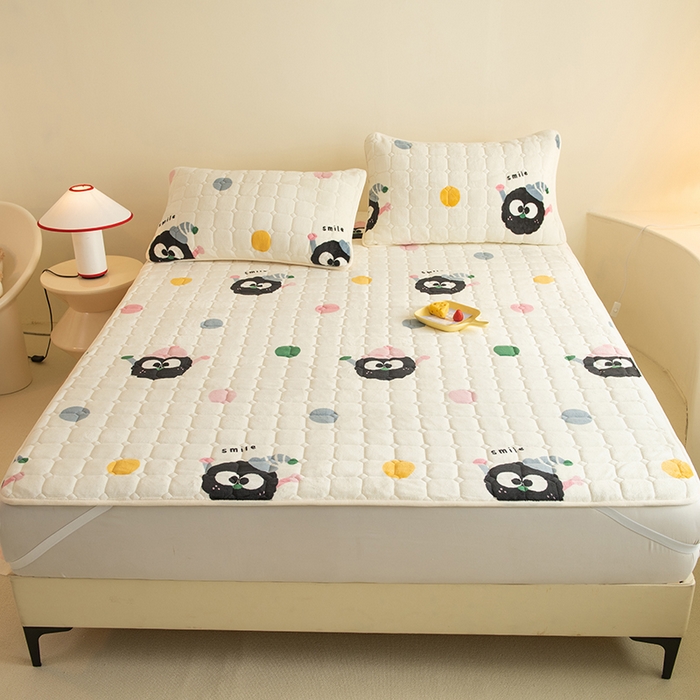 91家纺网 家纺一手货源 找家纺 眠博士 2025新款纯色简约牛奶绒夹棉床褥床笠系列-大床 牛奶绒夹棉床褥-莓烦恼