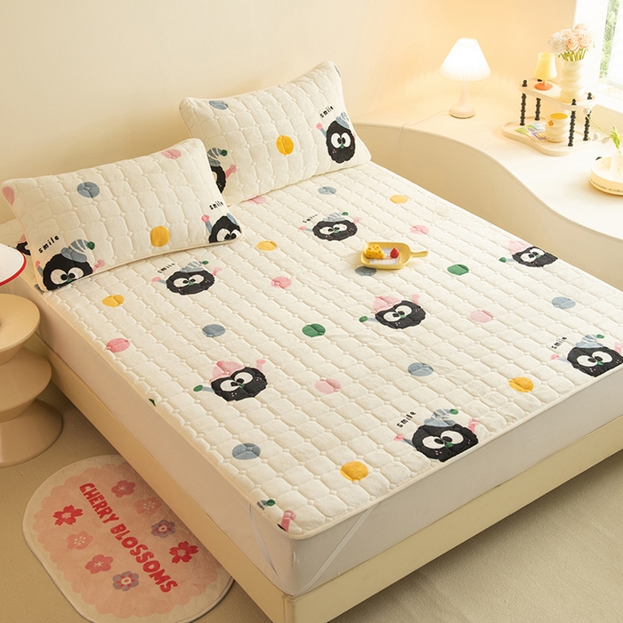 91家纺网 家纺一手货源 找家纺 眠博士 2025新款纯色简约牛奶绒夹棉床褥床笠系列-大床 牛奶绒夹棉床褥-莓烦恼