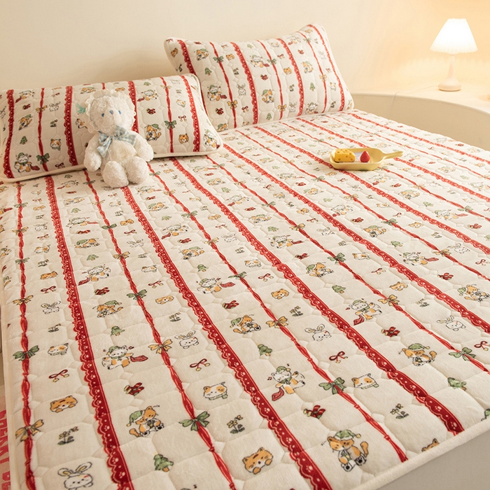 91家纺网 家纺一手货源 找家纺 眠博士 2025新款纯色简约牛奶绒夹棉床褥床笠系列-大床 牛奶绒夹棉床褥-幸福小猫